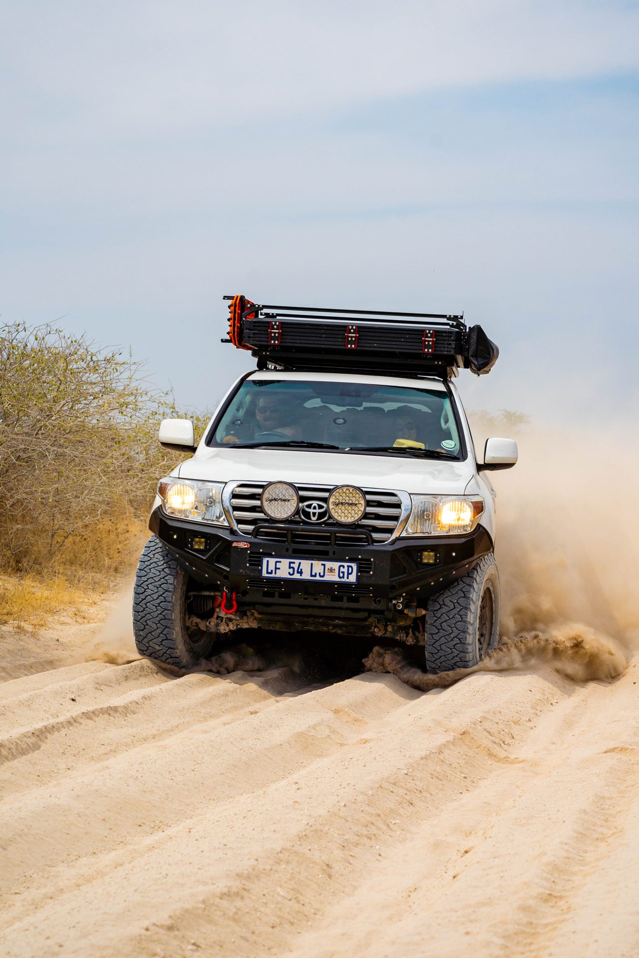 Land Cruiser 200 in deep sand